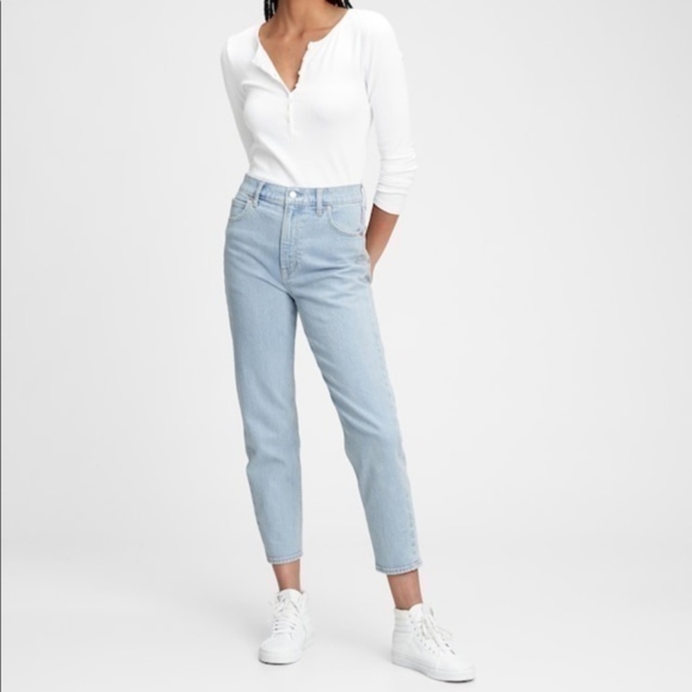 High waist light wash mom jeans